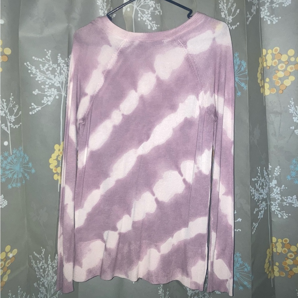 Chic Lavender Tie-Dye Long Sleeve Top